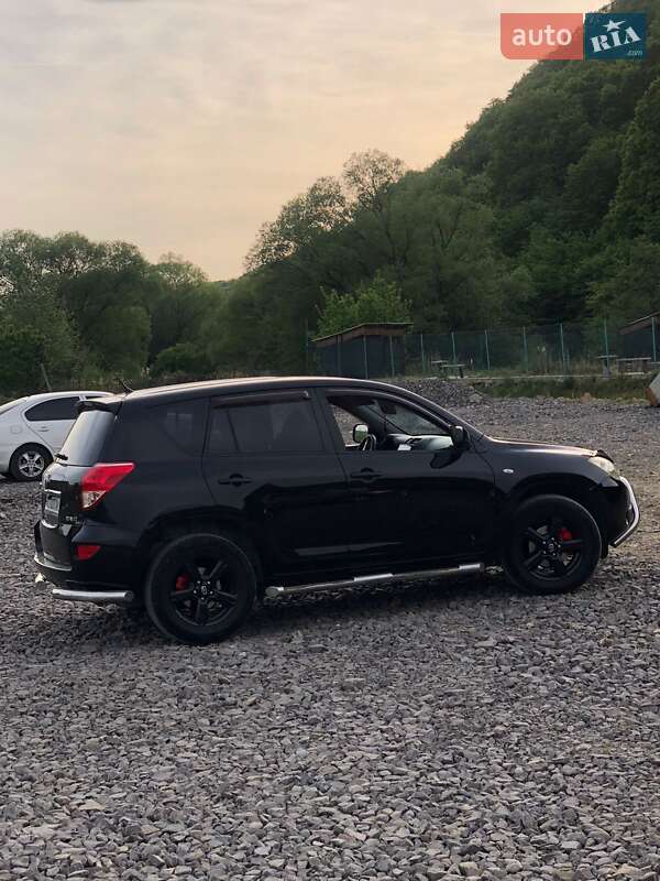 Внедорожник / Кроссовер Toyota RAV4 2007 в Ужгороде
