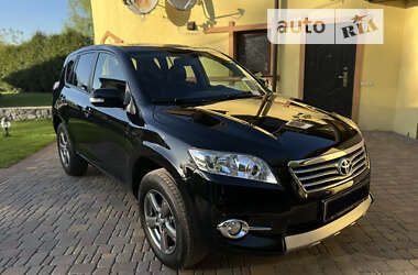 Внедорожник / Кроссовер Toyota RAV4 2012 в Киеве