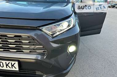 Позашляховик / Кросовер Toyota RAV4 2021 в Дніпрі