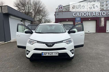 Позашляховик / Кросовер Toyota RAV4 2017 в Дніпрі