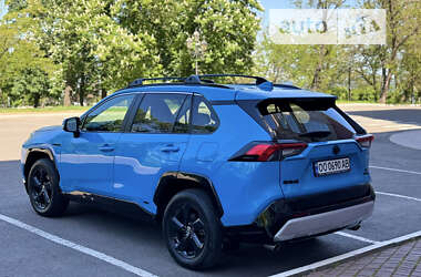 Внедорожник / Кроссовер Toyota RAV4 2021 в 
