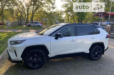 Внедорожник / Кроссовер Toyota RAV4 2020 в Кропивницком