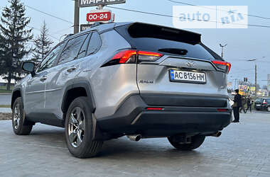 Внедорожник / Кроссовер Toyota RAV4 2020 в Луцке