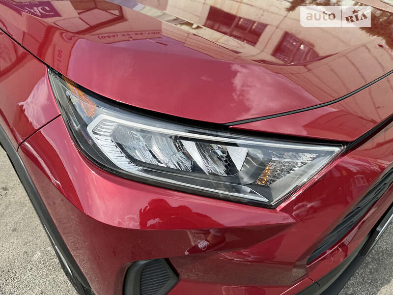 Внедорожник / Кроссовер Toyota RAV4 2021 в Киеве