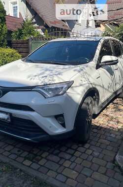 Внедорожник / Кроссовер Toyota RAV4 2017 в Буче