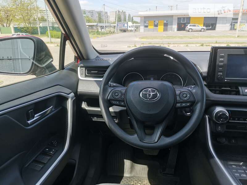 Внедорожник / Кроссовер Toyota RAV4 2022 в Полтаве
