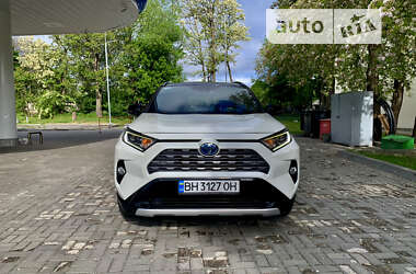 Внедорожник / Кроссовер Toyota RAV4 2020 в Днепре