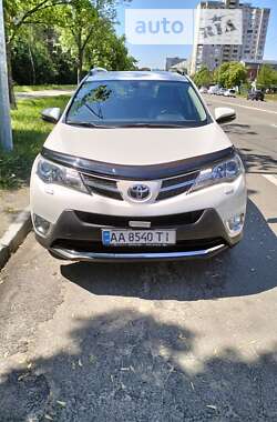 Внедорожник / Кроссовер Toyota RAV4 2015 в Киеве