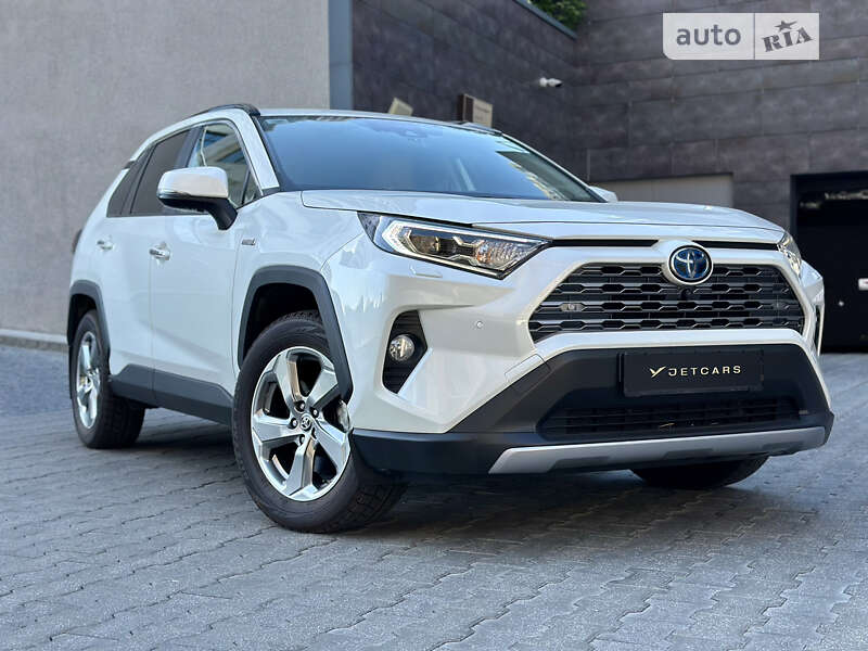 Внедорожник / Кроссовер Toyota RAV4 2021 в Киеве