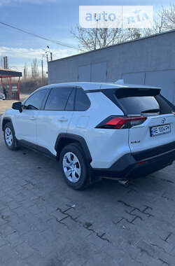 Внедорожник / Кроссовер Toyota RAV4 2021 в Кривом Роге