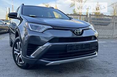 Позашляховик / Кросовер Toyota RAV4 2017 в Тернополі