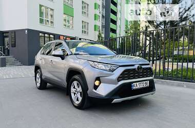 Позашляховик / Кросовер Toyota RAV4 2020 в Софіївській Борщагівці