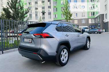 Позашляховик / Кросовер Toyota RAV4 2020 в Софіївській Борщагівці