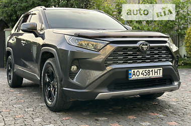 Внедорожник / Кроссовер Toyota RAV4 2020 в Виноградове