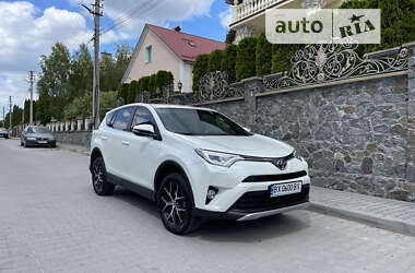 Внедорожник / Кроссовер Toyota RAV4 2016 в Хмельницком