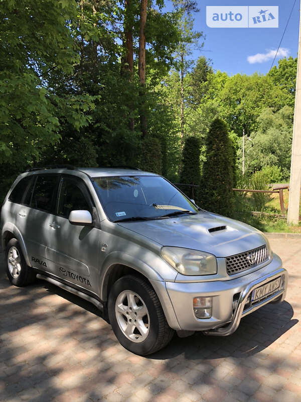 Позашляховик / Кросовер Toyota RAV4 2003 в Дрогобичі