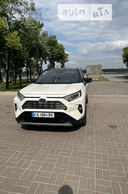 Внедорожник / Кроссовер Toyota RAV4 2020 в Киеве