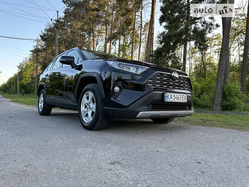 Внедорожник / Кроссовер Toyota RAV4 2021 в Киеве