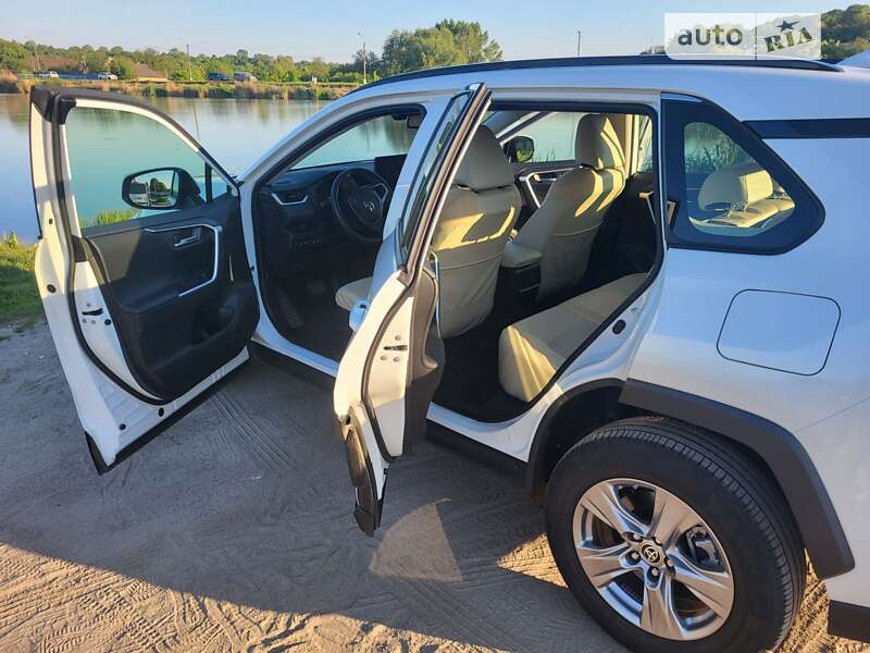 Позашляховик / Кросовер Toyota RAV4 2023 в Києві фото 3 Позашляховик / Кросовер Toyota RAV4 2023 в Києві