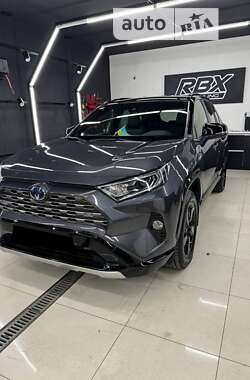 Внедорожник / Кроссовер Toyota RAV4 2019 в Киеве