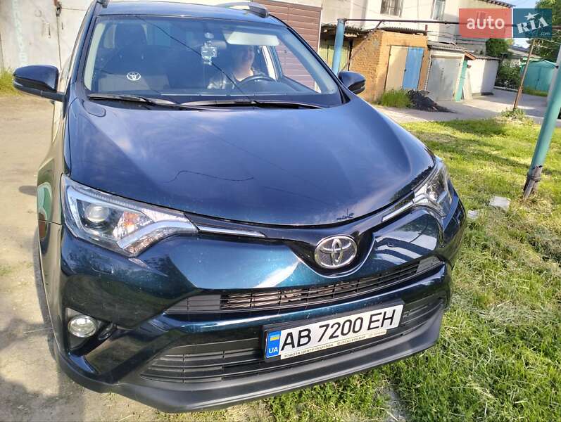 Позашляховик / Кросовер Toyota RAV4 2018 в Тульчині