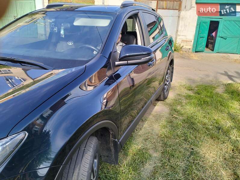 Позашляховик / Кросовер Toyota RAV4 2018 в Тульчині