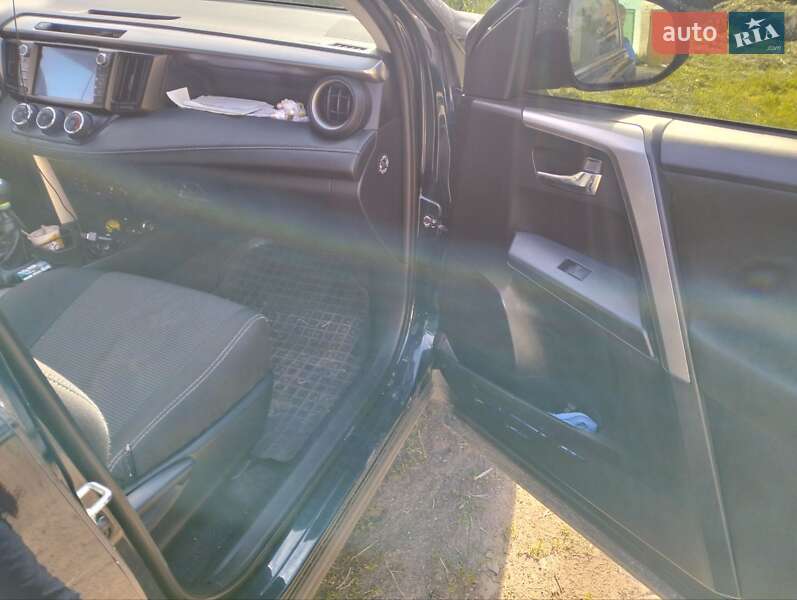 Позашляховик / Кросовер Toyota RAV4 2018 в Тульчині