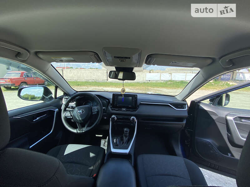 Внедорожник / Кроссовер Toyota RAV4 2021 в Тернополе