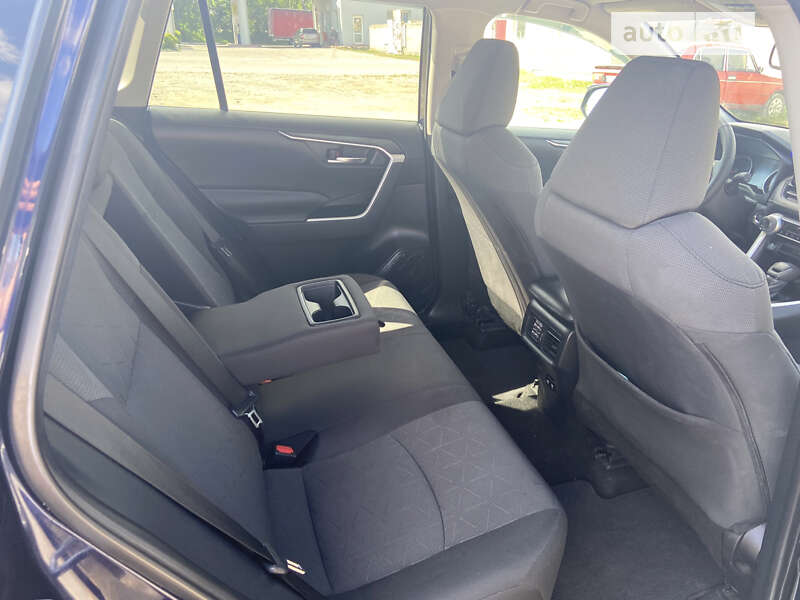 Внедорожник / Кроссовер Toyota RAV4 2021 в Тернополе
