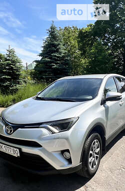 Внедорожник / Кроссовер Toyota RAV4 2016 в Ровно