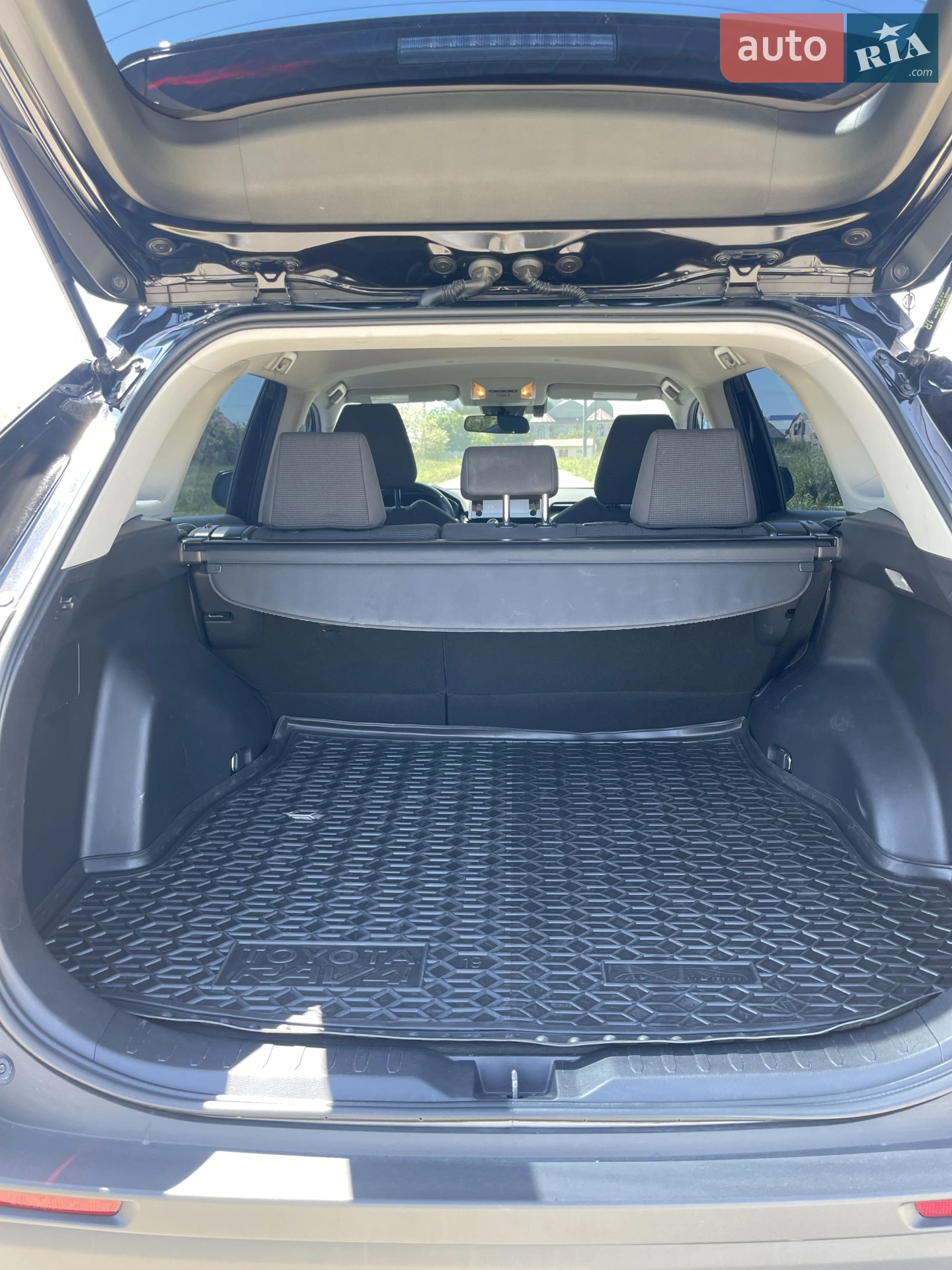 2019 Toyota RAV 4 - мініатюра 11