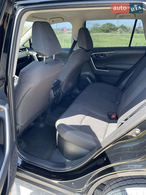 Позашляховик / Кросовер Toyota RAV4 2019 в Одесі