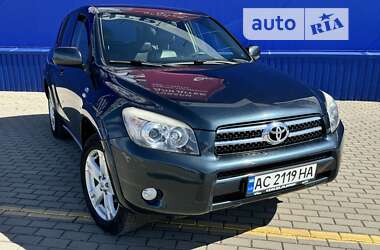 Позашляховик / Кросовер Toyota RAV4 2007 в Нововолинську