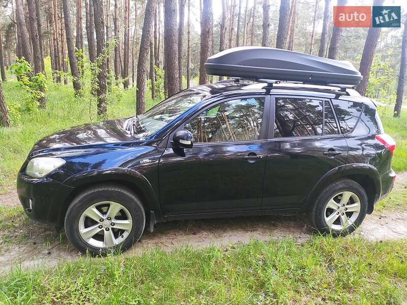 Внедорожник / Кроссовер Toyota RAV4 2010 в Коростышеве