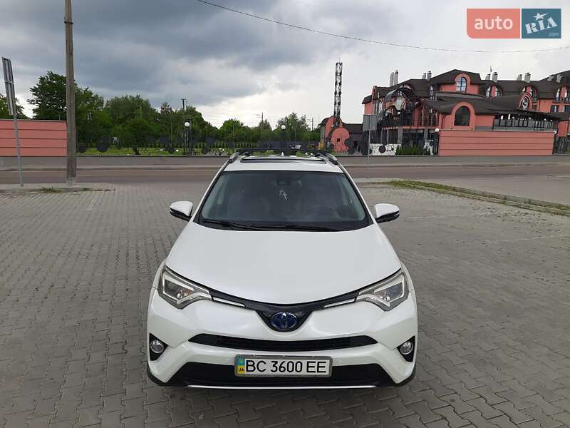 Внедорожник / Кроссовер Toyota RAV4 2016 в Дрогобыче