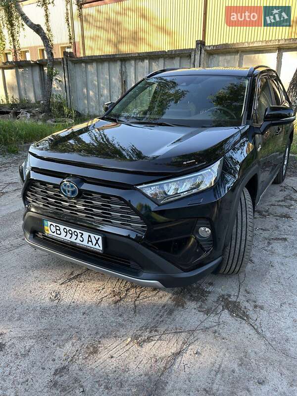 Внедорожник / Кроссовер Toyota RAV4 2021 в Чернигове