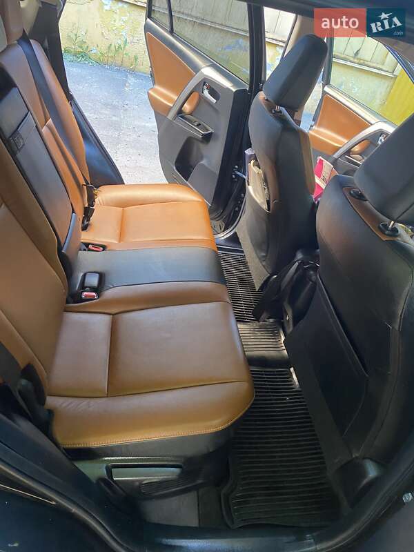 Позашляховик / Кросовер Toyota RAV4 2016 в Києві