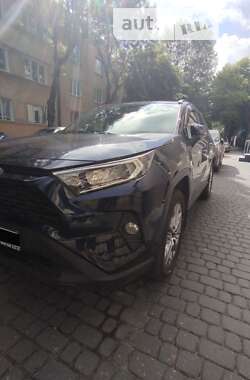 Позашляховик / Кросовер Toyota RAV4 2019 в Львові