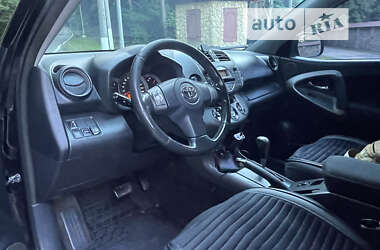 Внедорожник / Кроссовер Toyota RAV4 2006 в Черновцах