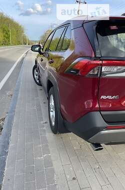 Позашляховик / Кросовер Toyota RAV4 2020 в Чернігові