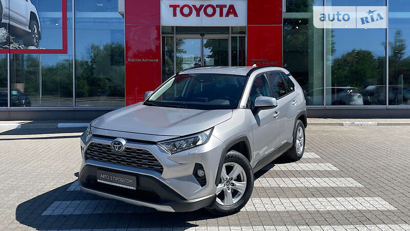 Позашляховик / Кросовер Toyota RAV4 2020 в Запоріжжі