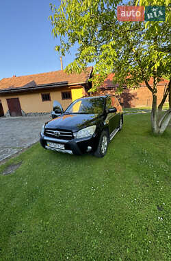 Позашляховик / Кросовер Toyota RAV4 2008 в 