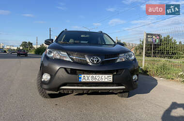 Внедорожник / Кроссовер Toyota RAV4 2014 в 