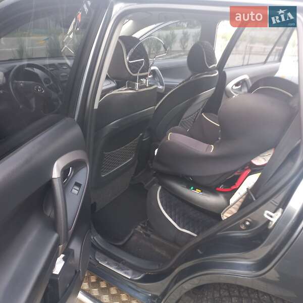Внедорожник / Кроссовер Toyota RAV4 2007 в Полтаве