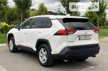 Внедорожник / Кроссовер Toyota RAV4 2020 в Львове