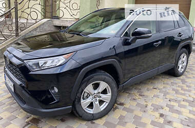 Внедорожник / Кроссовер Toyota RAV4 2020 в Киеве