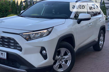 Внедорожник / Кроссовер Toyota RAV4 2021 в Стрые