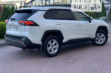 Внедорожник / Кроссовер Toyota RAV4 2021 в Стрые