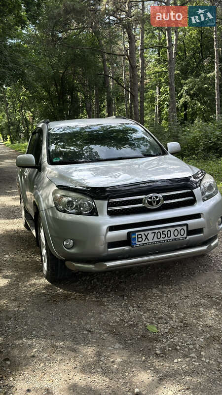 Внедорожник / Кроссовер Toyota RAV4 2006 в Каменец-Подольском