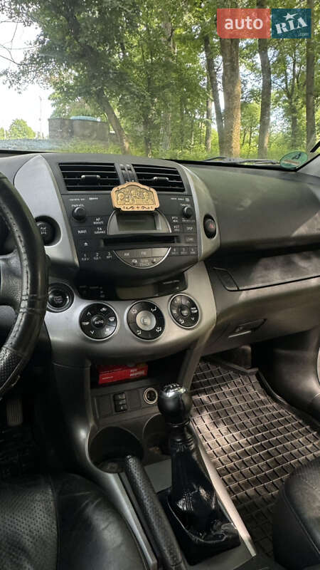 Внедорожник / Кроссовер Toyota RAV4 2006 в Каменец-Подольском